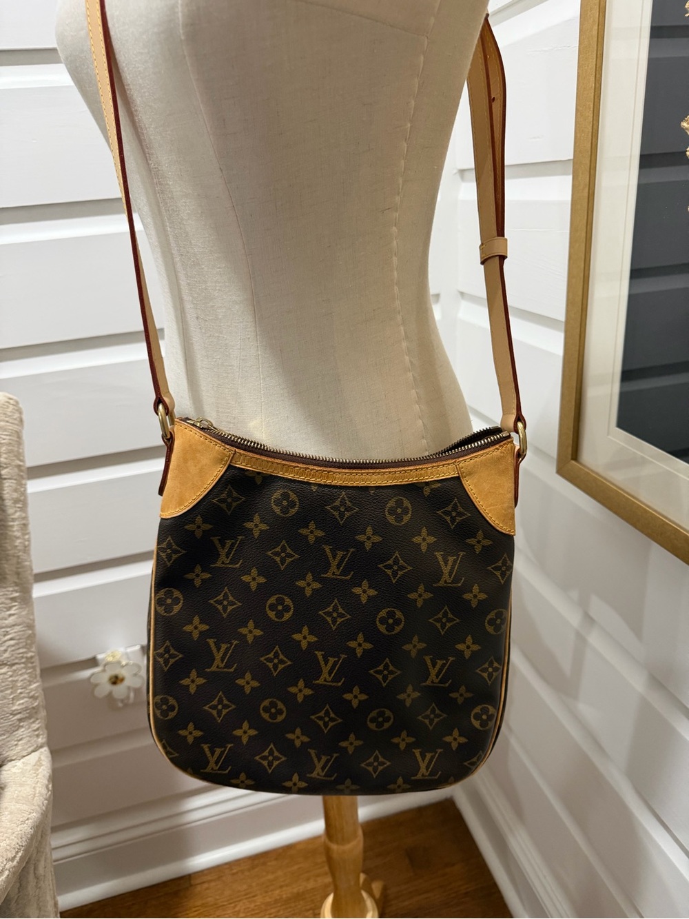 Louis Vuitton Monogram Odeon Crossbody Shoulder bag 
Full inclusion - Picture 2 of 10